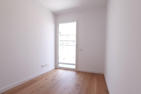 Купить квартиру в Сабадель, Испания с 5 комнат, 108.68м², № 2976 - фото 3