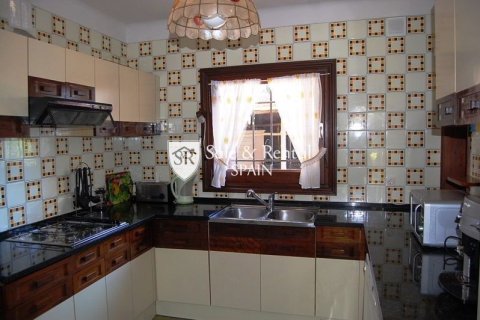 4 bedrooms house for sale in Lloret de Mar, Girona, Catalonia, Spain № 6733 - photo 13