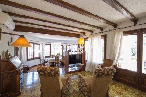 4 bedrooms house for sale in Lloret de Mar, Girona, Catalonia, Spain № 6733 - photo 12