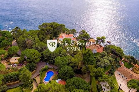 4 bedrooms house for sale in Lloret de Mar, Girona, Catalonia, Spain № 6733 - photo 4