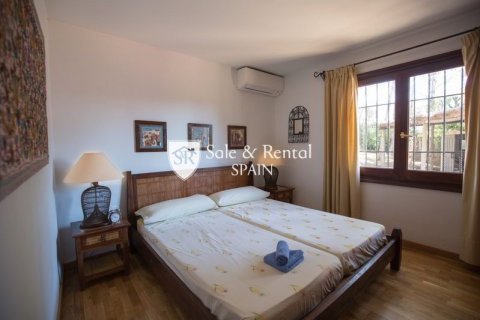 4 bedrooms house for sale in Lloret de Mar, Girona, Catalonia, Spain № 6733 - photo 14