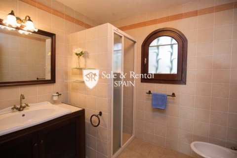 4 bedrooms house for sale in Lloret de Mar, Girona, Catalonia, Spain № 6733 - photo 15