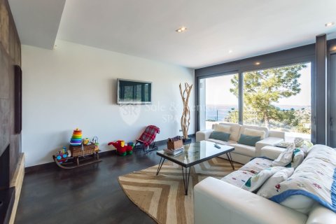 4 bedrooms house for sale in Lloret de Mar, Girona, Catalonia, Spain № 6738 - photo 11