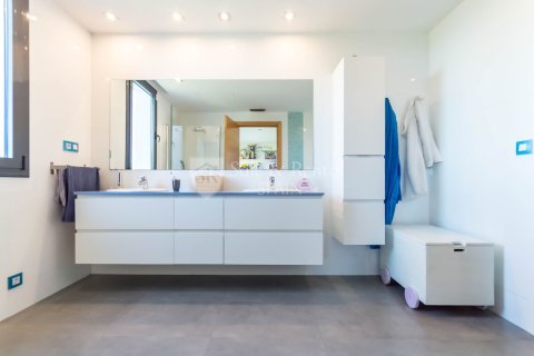 4 bedrooms house for sale in Lloret de Mar, Girona, Catalonia, Spain № 6738 - photo 21