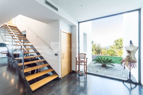 4 bedrooms house for sale in Lloret de Mar, Girona, Catalonia, Spain № 6738 - photo 3