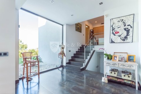 4 bedrooms house for sale in Lloret de Mar, Girona, Catalonia, Spain № 6738 - photo 15