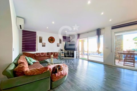 4 bedrooms villa for sale in Empuriabrava, Girona, Catalonia, Spain № 5985 - photo 18