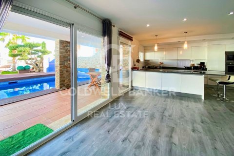4 bedrooms villa for sale in Empuriabrava, Girona, Catalonia, Spain № 5985 - photo 14