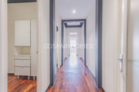 5 bedrooms apartment for sale in Barcelona, Catalonia, Spain № 7651 - photo 9