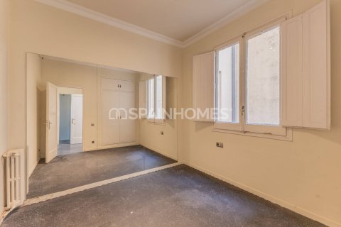 5 bedrooms apartment for sale in Barcelona, Catalonia, Spain № 7651 - photo 27