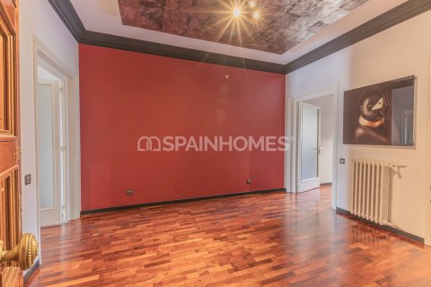 5 bedrooms apartment for sale in Barcelona, Catalonia, Spain № 7651 - photo 25