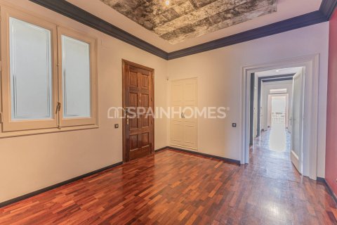 5 bedrooms apartment for sale in Barcelona, Catalonia, Spain № 7651 - photo 7