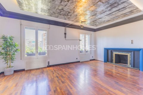 5 bedrooms apartment for sale in Barcelona, Catalonia, Spain № 7651 - photo 3
