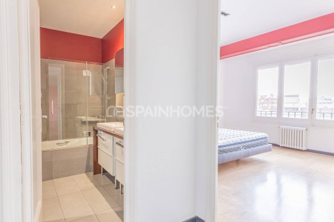 5 bedrooms apartment for sale in Barcelona, Catalonia, Spain № 7651 - photo 21