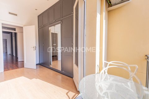 5 bedrooms apartment for sale in Barcelona, Catalonia, Spain № 7651 - photo 17