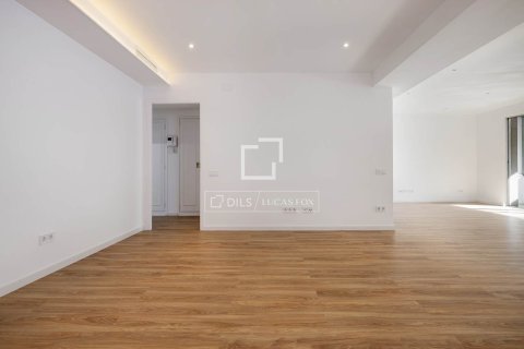 4 chambres apartment à louer à Barcelona, Catalonia, Spain № 3741 - photo 3