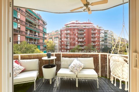 4 bedrooms apartment for sale in Barcelona, Catalonia, Spain № 5498 - photo 2