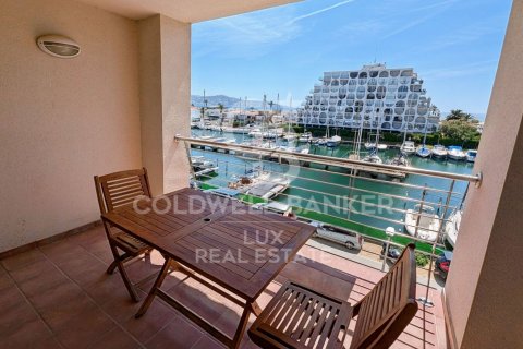 438 sq.m. commercial property for sale in Empuriabrava, Girona, Catalonia, Spain № 5870 - photo 2