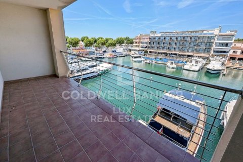 438 sq.m. commercial property for sale in Empuriabrava, Girona, Catalonia, Spain № 5870 - photo 8