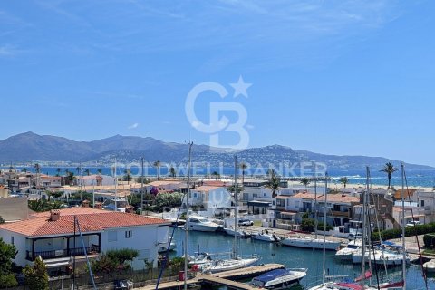 438 sq.m. commercial property for sale in Empuriabrava, Girona, Catalonia, Spain № 5870 - photo 9