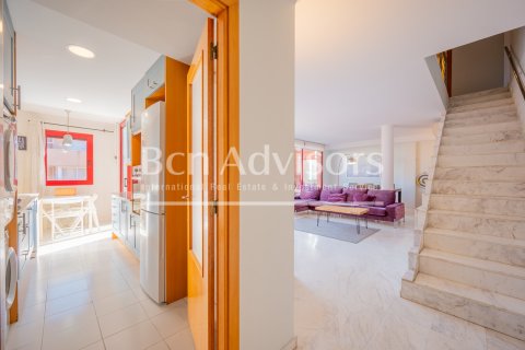 Купить квартиру в Барселона, Испания с 4 спальни, № 2866 - фото 13