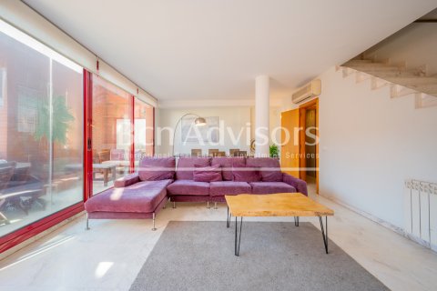 Купить квартиру в Барселона, Испания с 4 спальни, № 2866 - фото 4