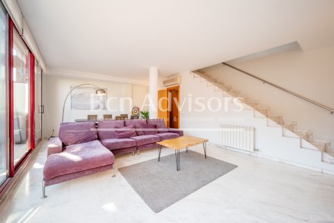 Купить квартиру в Барселона, Испания с 4 спальни, № 2866 - фото 11