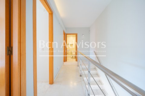 Купить квартиру в Барселона, Испания с 4 спальни, № 2866 - фото 22