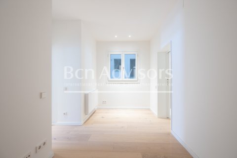 Купить квартиру в Барселона, Испания с 2 спальни, № 2865 - фото 19