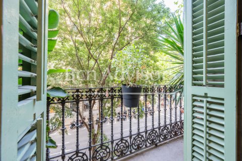 Купить квартиру в Барселона, Испания с 3 спальни, 112м², № 2870 - фото 4