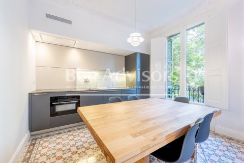 Купить квартиру в Барселона, Испания с 3 спальни, 112м², № 2870 - фото 7