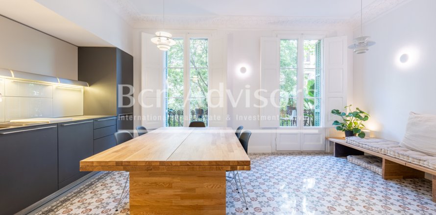 Квартира с 3 спальнями в Барселоне, Каталония, Испания № 2870