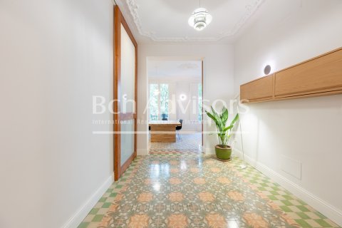 Купить квартиру в Барселона, Испания с 3 спальни, 112м², № 2870 - фото 13