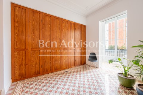 Купить квартиру в Барселона, Испания с 3 спальни, 112м², № 2870 - фото 20