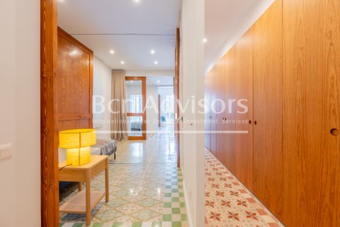 Купить квартиру в Барселона, Испания с 3 спальни, 112м², № 2870 - фото 16