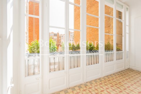 Купить квартиру в Барселона, Испания с 3 спальни, 112м², № 2870 - фото 26