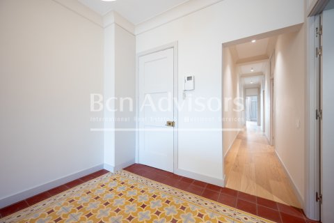 Купить квартиру в Барселона, Испания с 4 спальни, 171м², № 2867 - фото 16