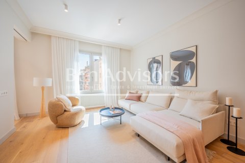 Купить квартиру в Барселона, Испания с 4 спальни, 171м², № 2867 - фото 3
