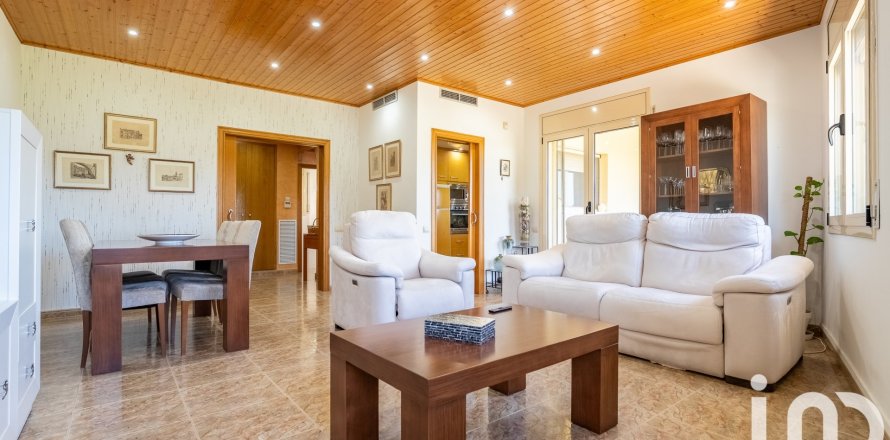 3 bedrooms house for sale in Amposta, Tarragona, Catalonia, Spain № 4921