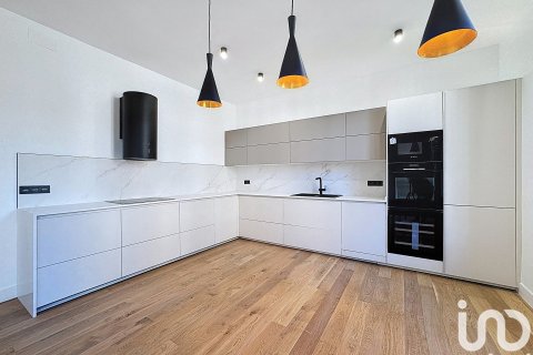 4 bedrooms apartment for sale in Barcelona, Catalonia, Spain № 4923 - photo 8