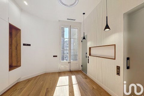4 bedrooms apartment for sale in Barcelona, Catalonia, Spain № 4923 - photo 26