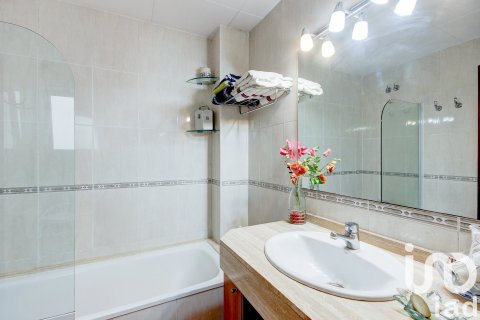3 bedrooms penthouse for sale in Calella, Barcelona, Catalonia, Spain № 4924 - photo 23
