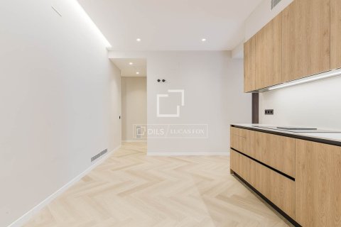3 bedrooms apartment for sale in Barcelona, Catalonia, Spain № 6460 - photo 12