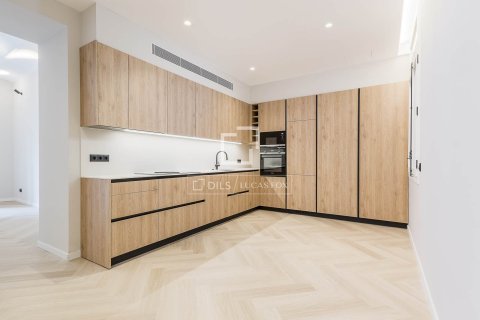 3 bedrooms apartment for sale in Barcelona, Catalonia, Spain № 6460 - photo 9