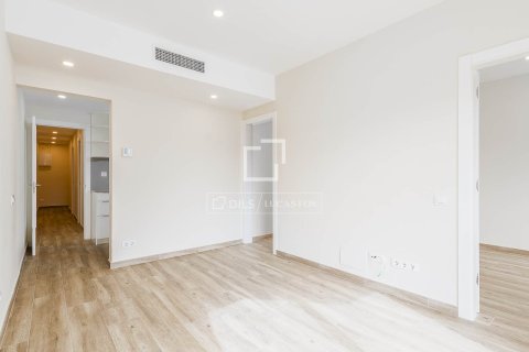 Apartamento de 4 dormitorios en venta en Barcelona, Cataluña, Spain № 6462 - foto 5