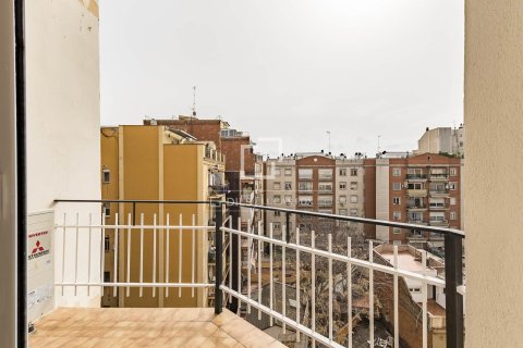 Apartamento de 4 dormitorios en venta en Barcelona, Cataluña, Spain № 6462 - foto 16