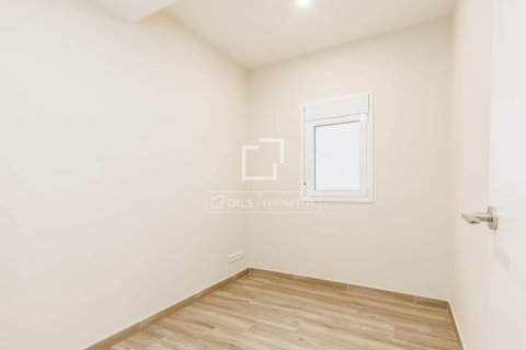 Apartamento de 4 dormitorios en venta en Barcelona, Cataluña, Spain № 6462 - foto 24