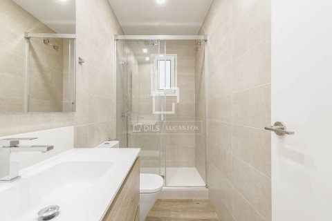 Apartamento de 4 dormitorios en venta en Barcelona, Cataluña, Spain № 6462 - foto 21