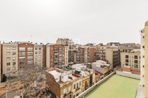 Apartamento de 4 dormitorios en venta en Barcelona, Cataluña, Spain № 6462 - foto 18