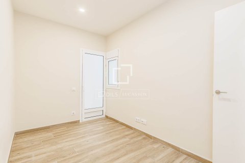 Apartamento de 4 dormitorios en venta en Barcelona, Cataluña, Spain № 6462 - foto 29
